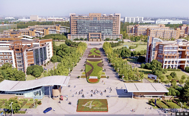 1540342869530.jpg 正门全景_副本.jpg